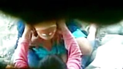 A mulher precisa relaxar e os dedos vídeo pornô brasileiro anal acariciam sua buceta peluda