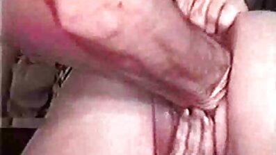 Vibrador e dedilhado Clítoris buzz no local de trabalho filme pornô com mulher